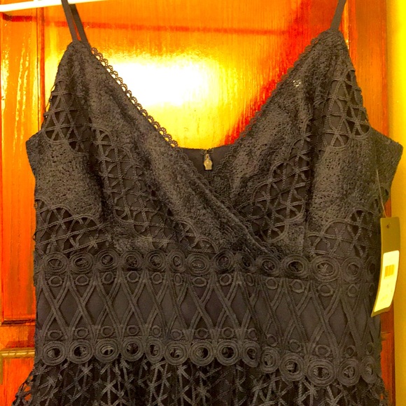 NWT Guess Women’s Dress. - Picture 2 of 6